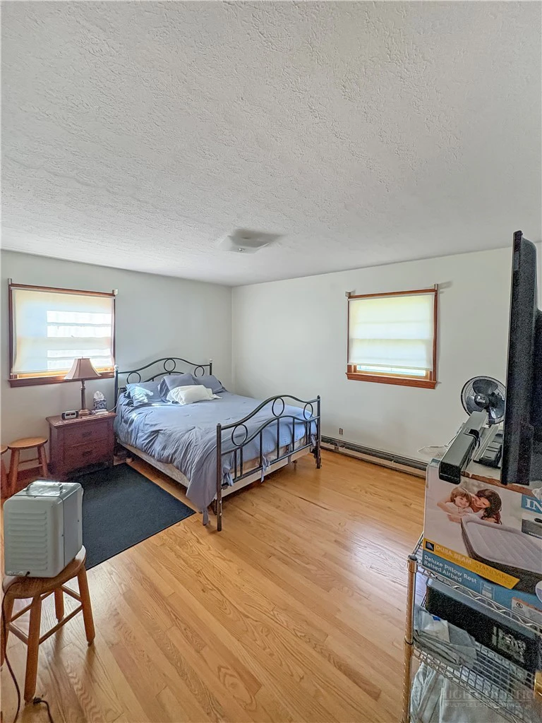 Image number 3 for the current listing