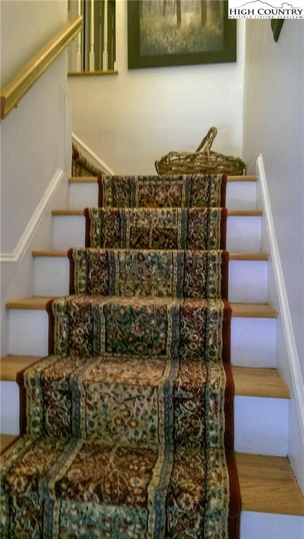 Image number 14 for the current listing