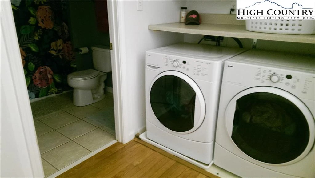 Image number 2 for the current listing
