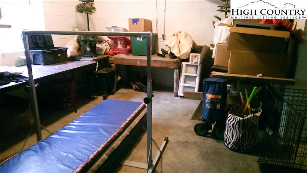 Image number 7 for the current listing