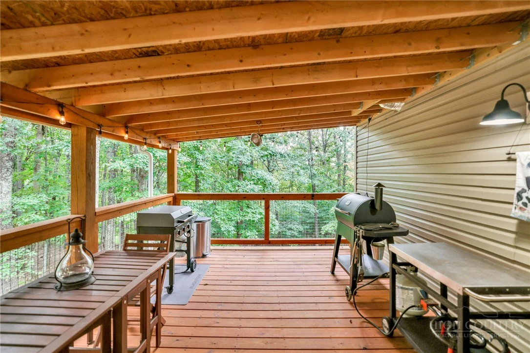 Image number 11 for the current listing