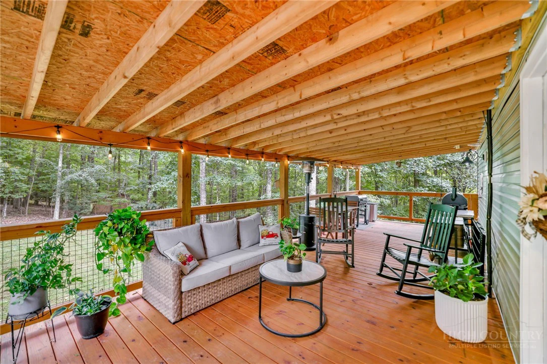 Image number 13 for the current listing
