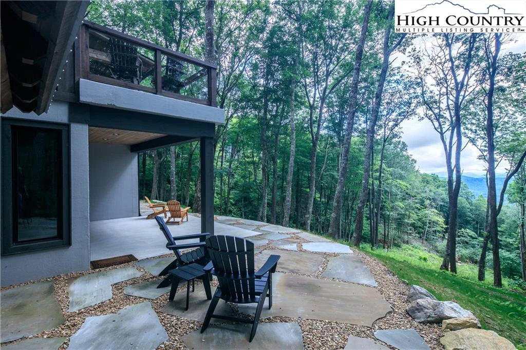 Image number 19 for the current listing