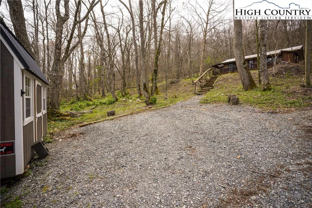 Image number 14 for the current listing