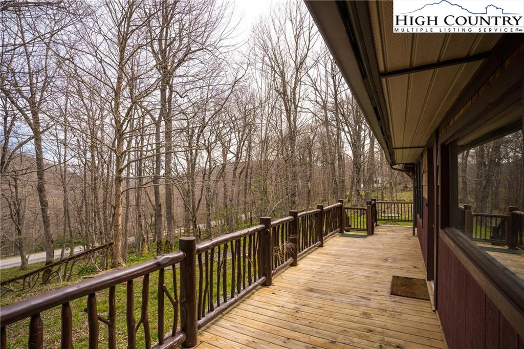 Image number 7 for the current listing