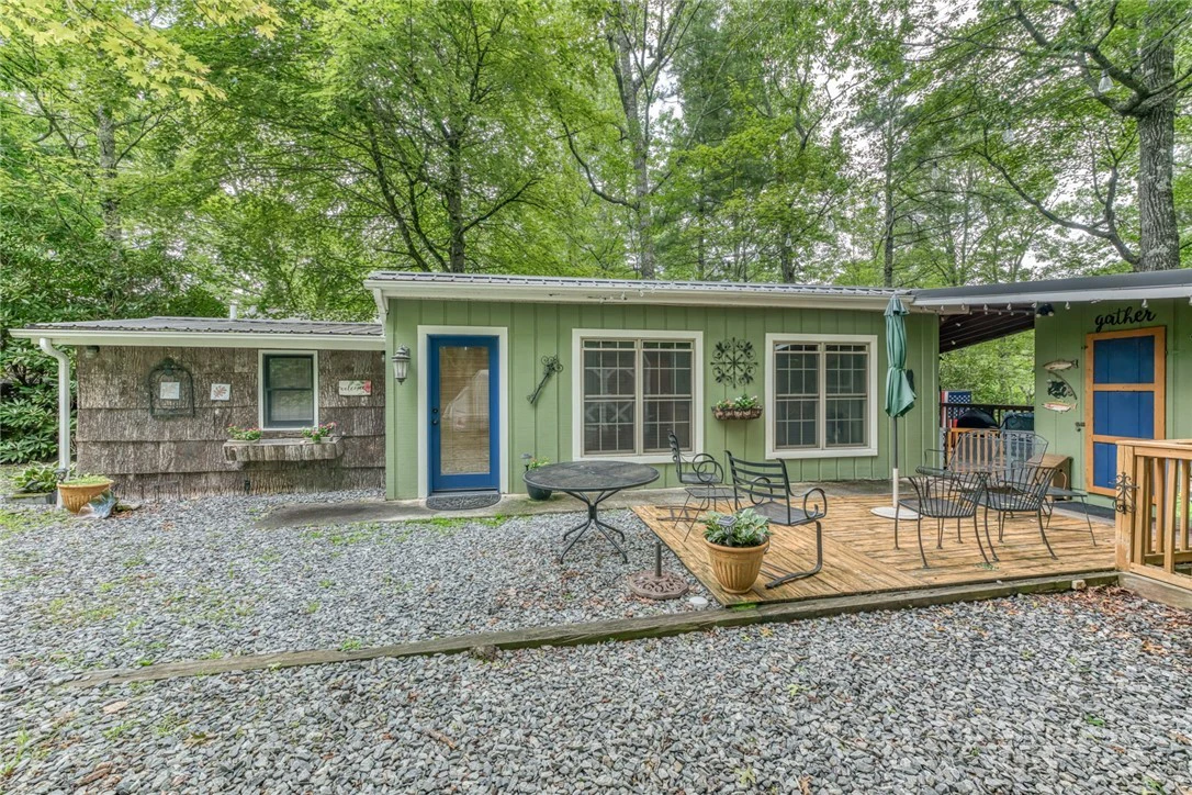 Image number 1 for the current listing