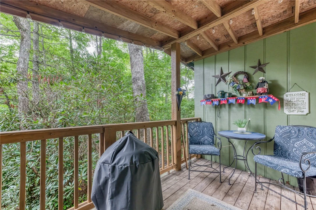 Image number 18 for the current listing