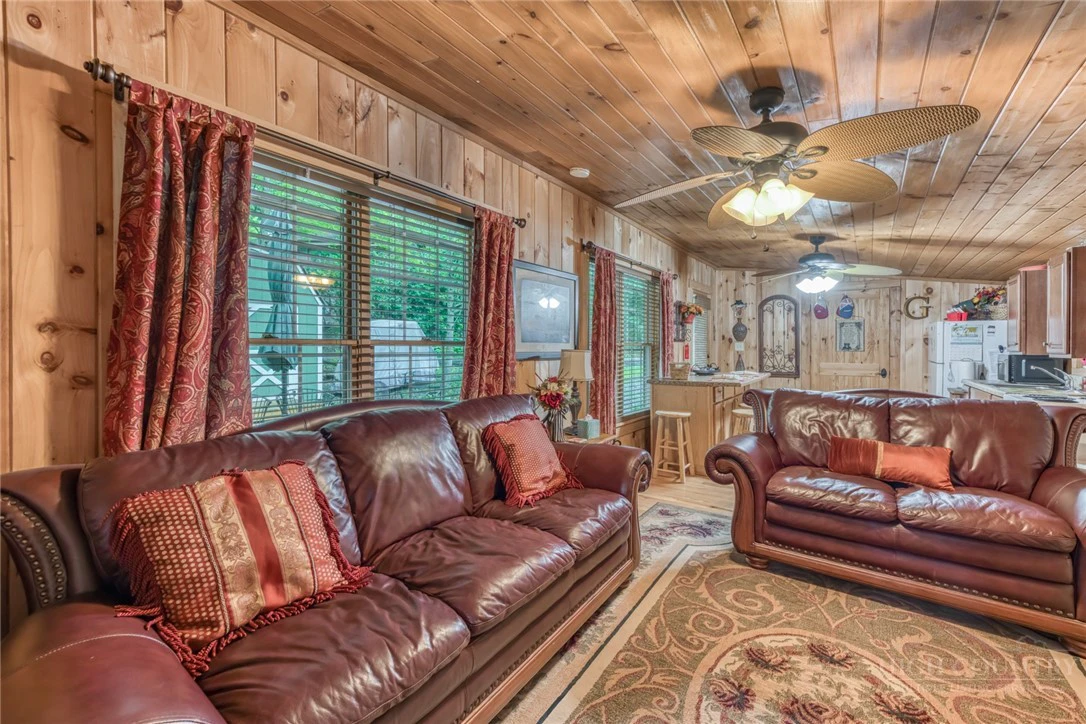 Image number 7 for the current listing