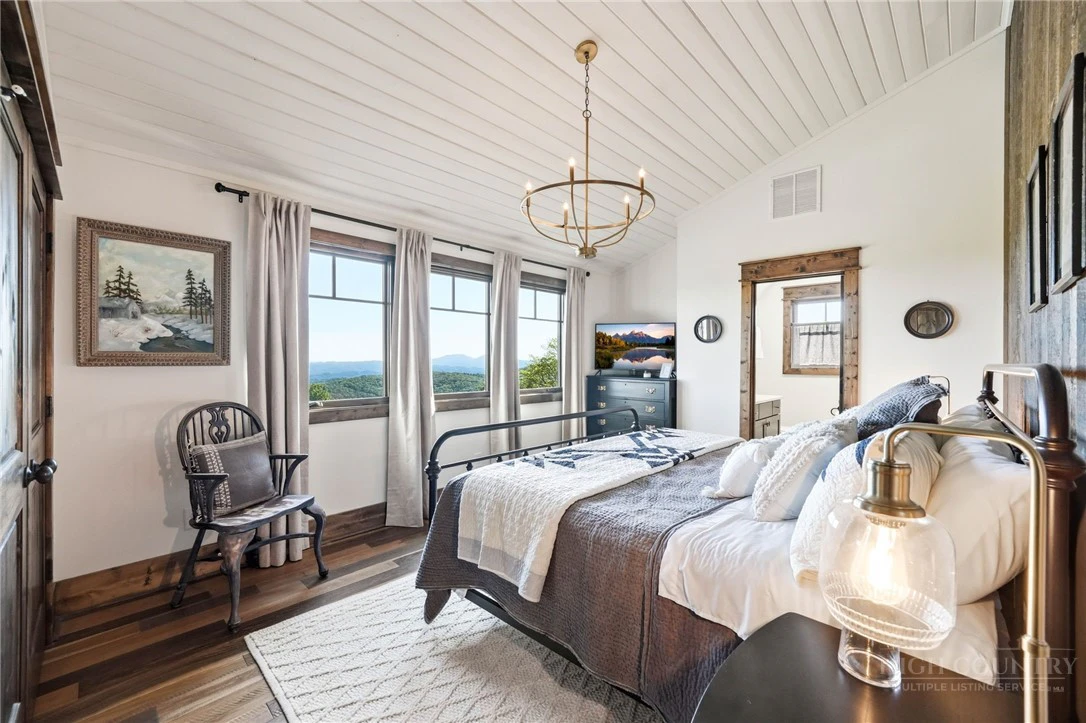 Image number 6 for the current listing