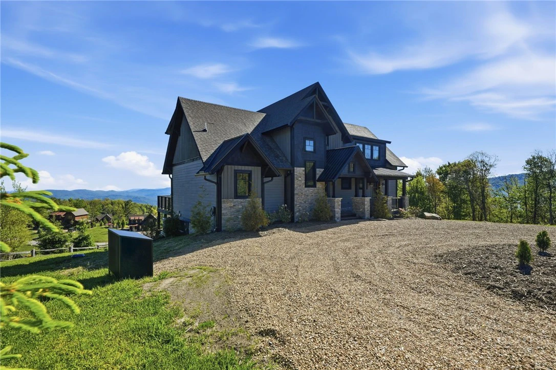 Image number 8 for the current listing