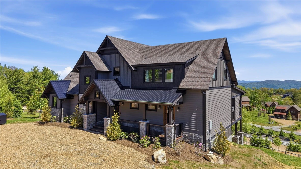 Image number 11 for the current listing