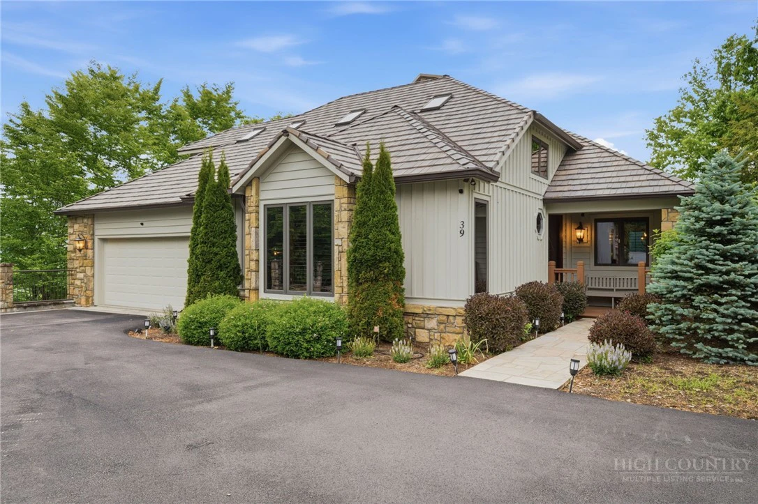 Image number 3 for the current listing