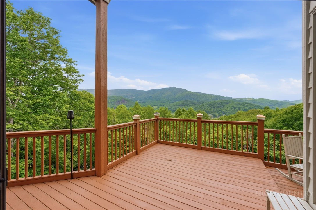 Image number 4 for the current listing