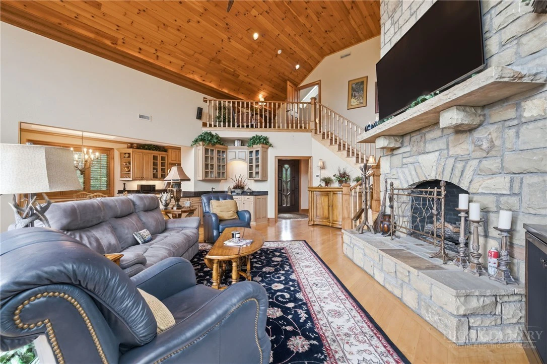 Image number 5 for the current listing