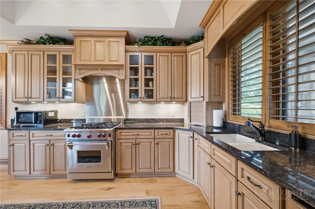 Image number 7 for the current listing