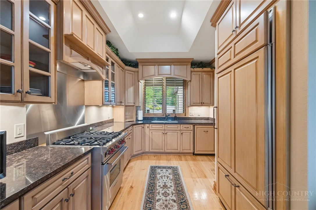 Image number 8 for the current listing