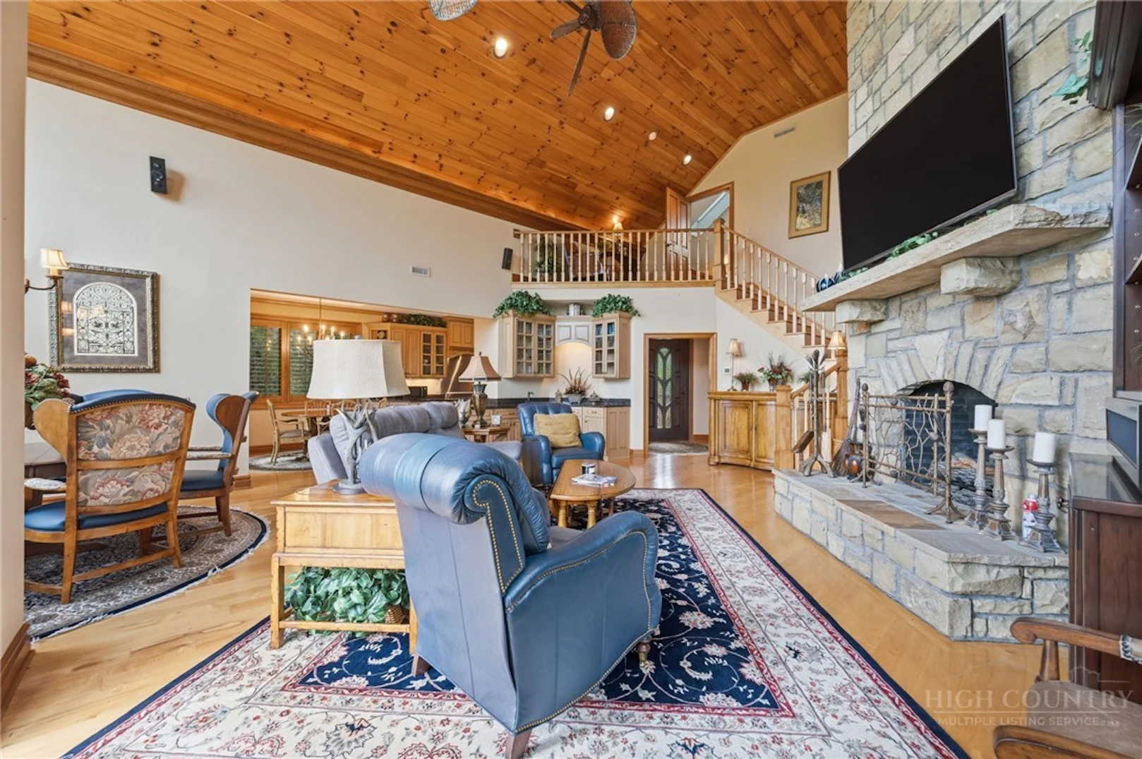 Image number 14 for the current listing