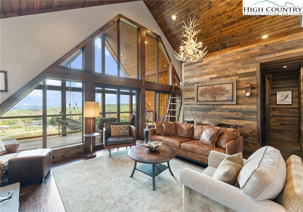 Image number 3 for the current listing