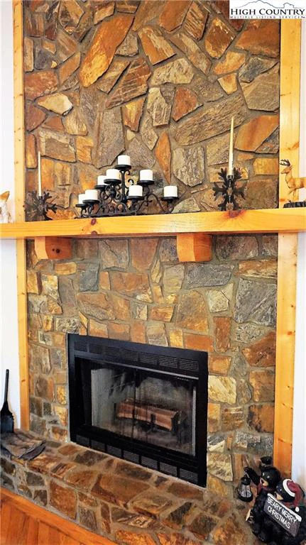 Image number 27 for the current listing