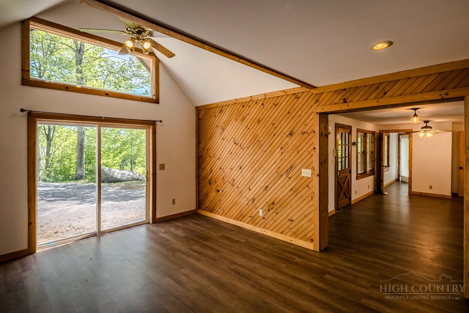 Image number 8 for the current listing
