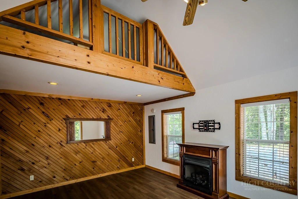Image number 7 for the current listing