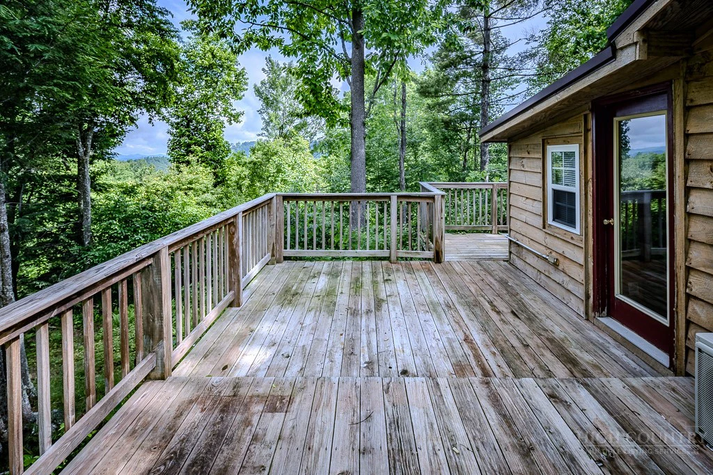Image number 18 for the current listing