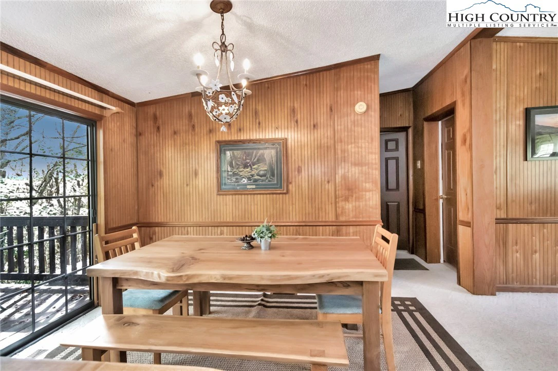 Image number 44 for the current listing
