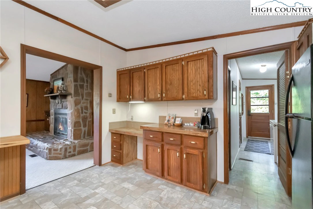 Image number 3 for the current listing