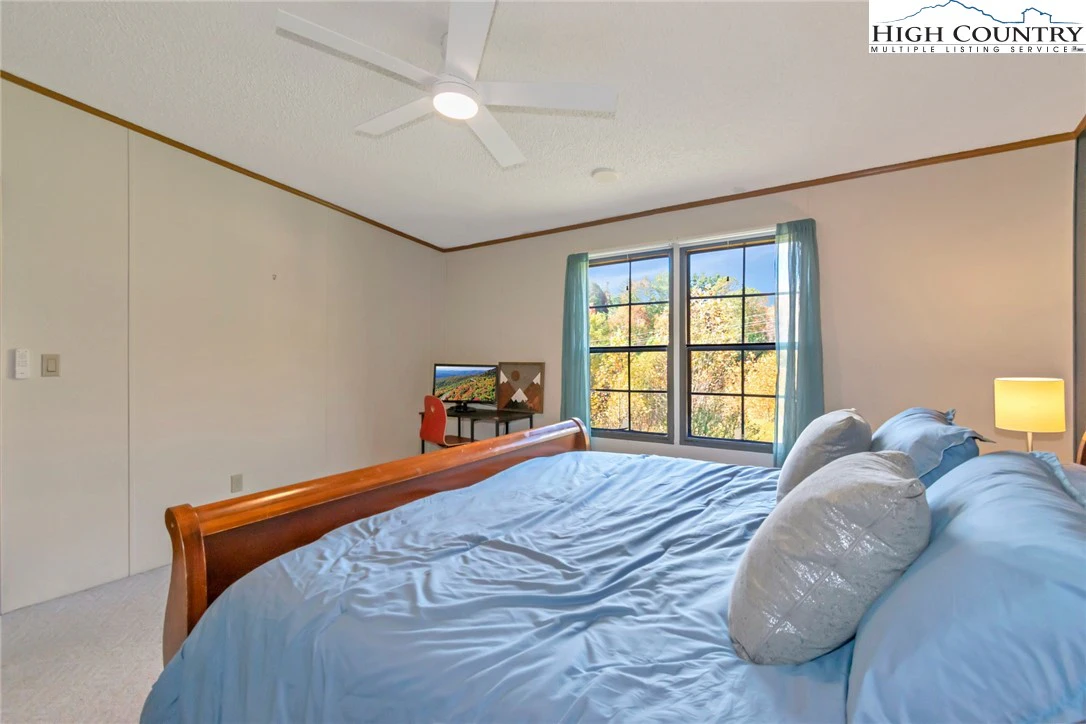 Image number 7 for the current listing