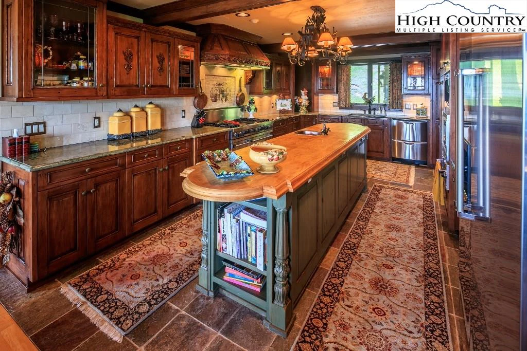 Image number 20 for the current listing