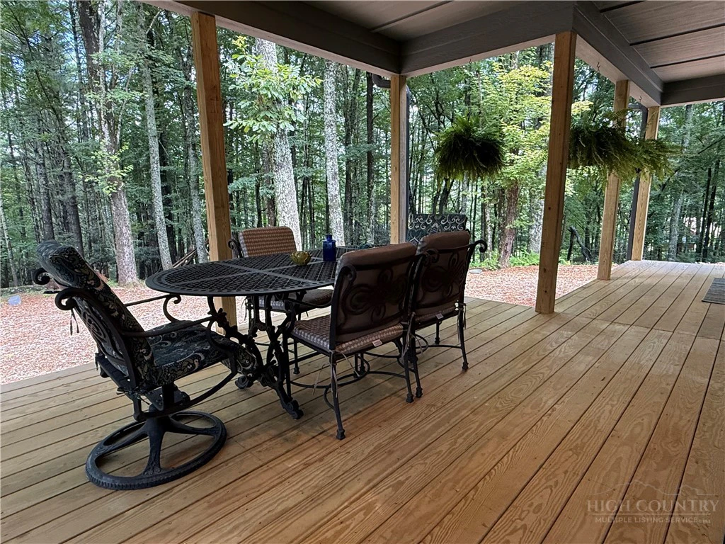 Image number 27 for the current listing