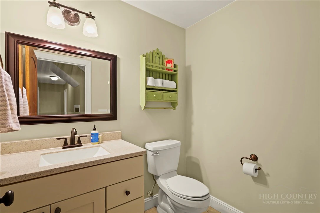 Image number 9 for the current listing