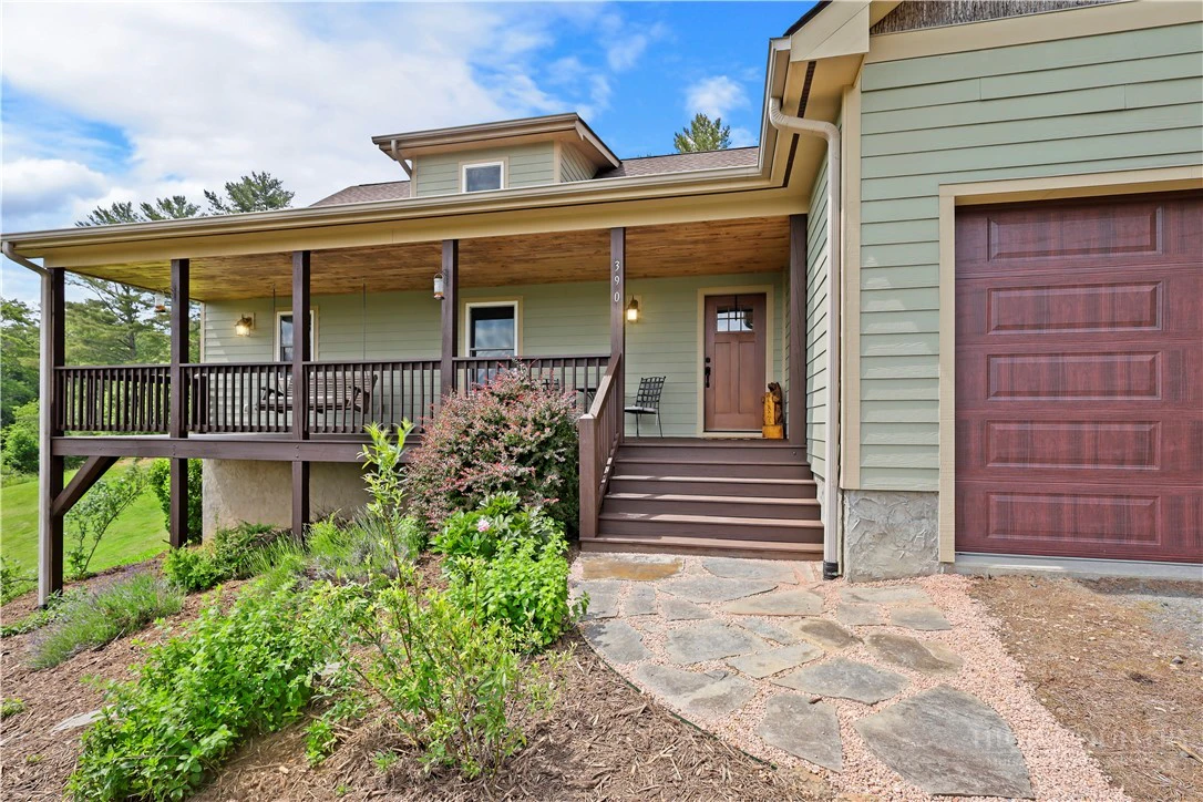 Image number 5 for the current listing