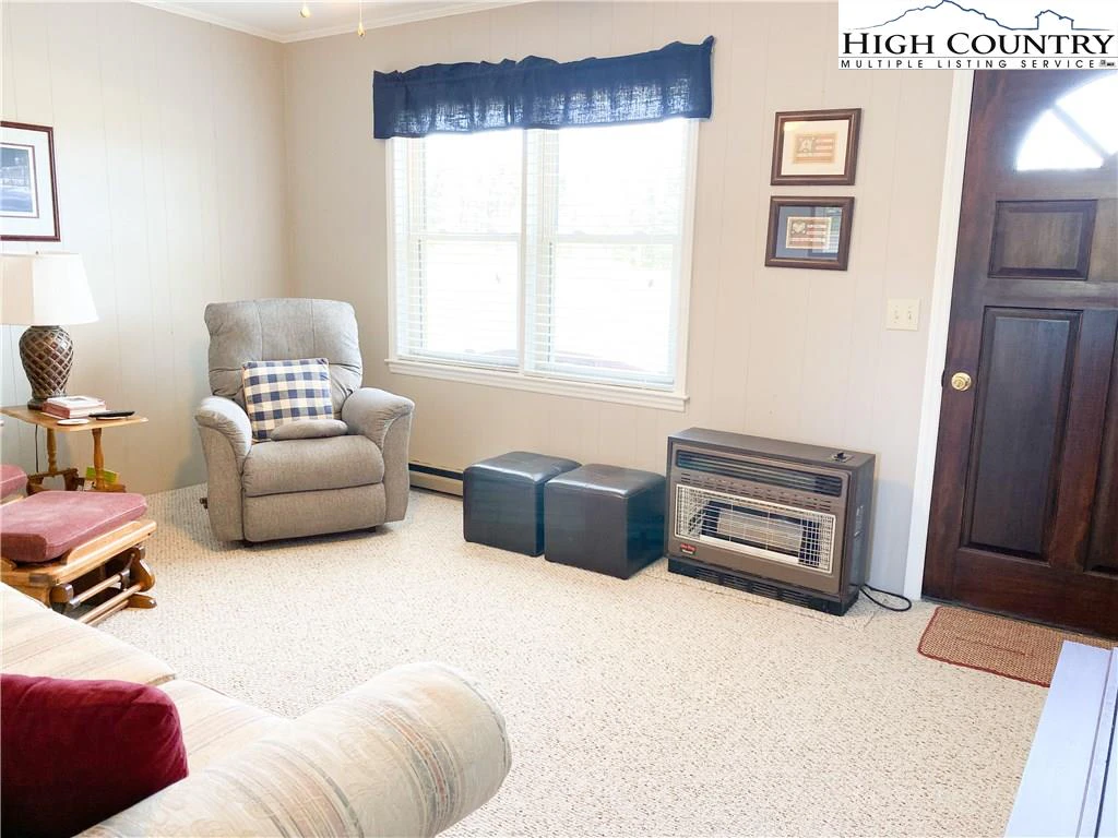 Image number 15 for the current listing