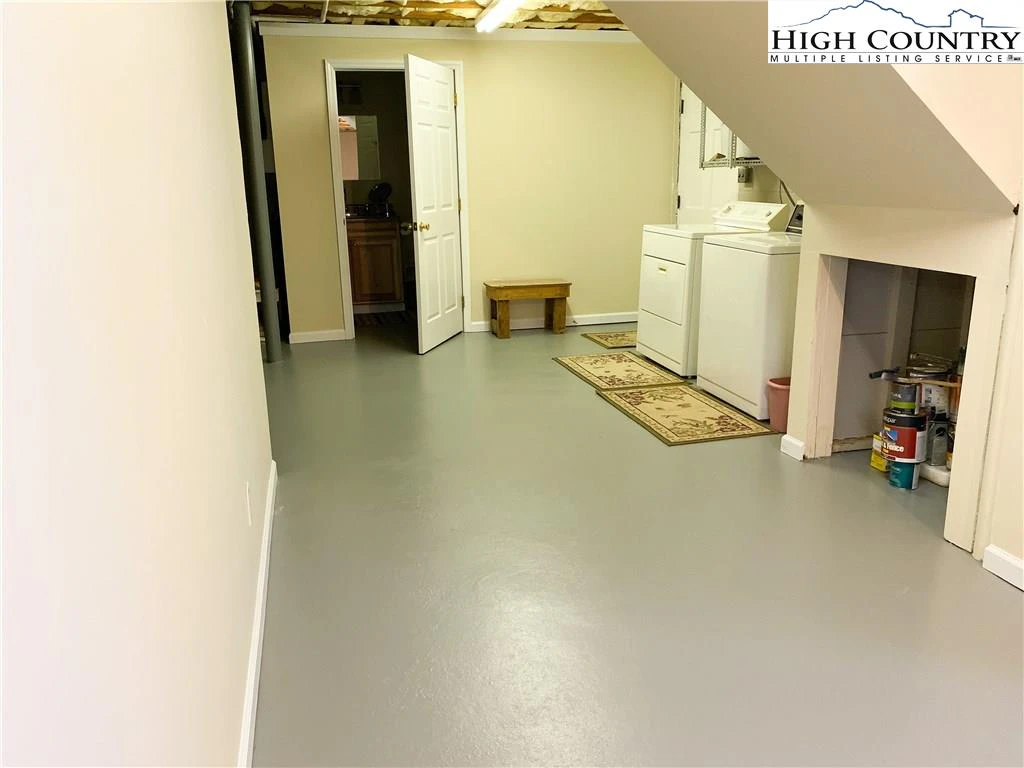 Image number 7 for the current listing