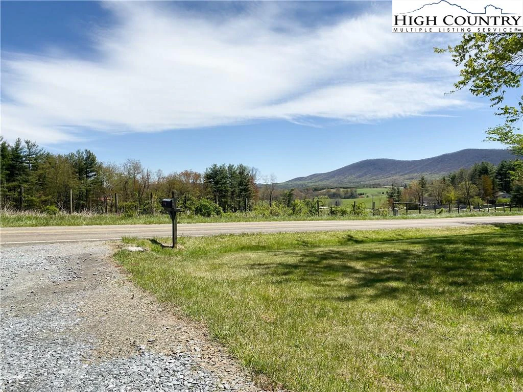 Image number 19 for the current listing