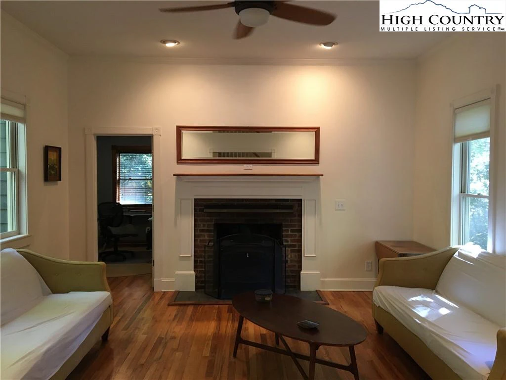 Image number 12 for the current listing