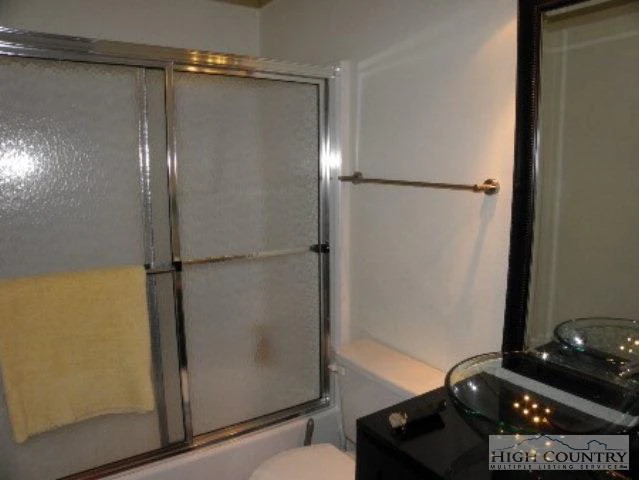 Image number 13 for the current listing
