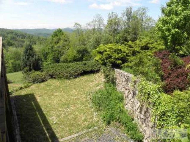 Image number 9 for the current listing