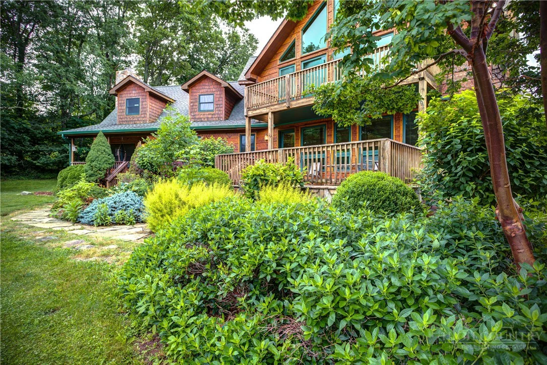 Image number 3 for the current listing