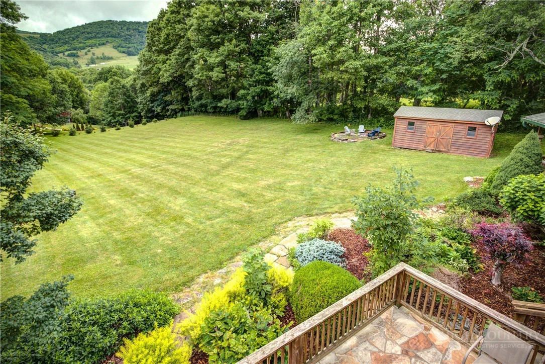 Image number 13 for the current listing