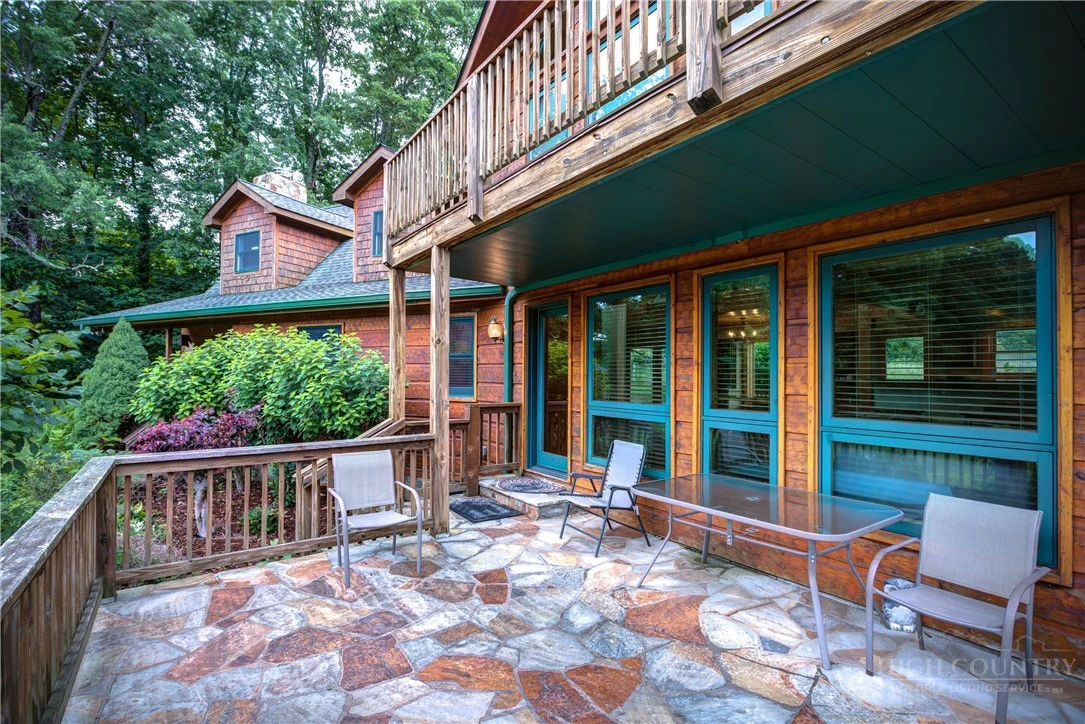 Image number 15 for the current listing