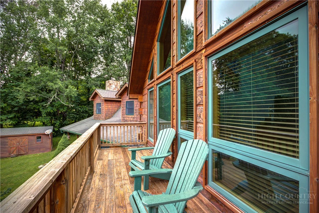 Image number 18 for the current listing