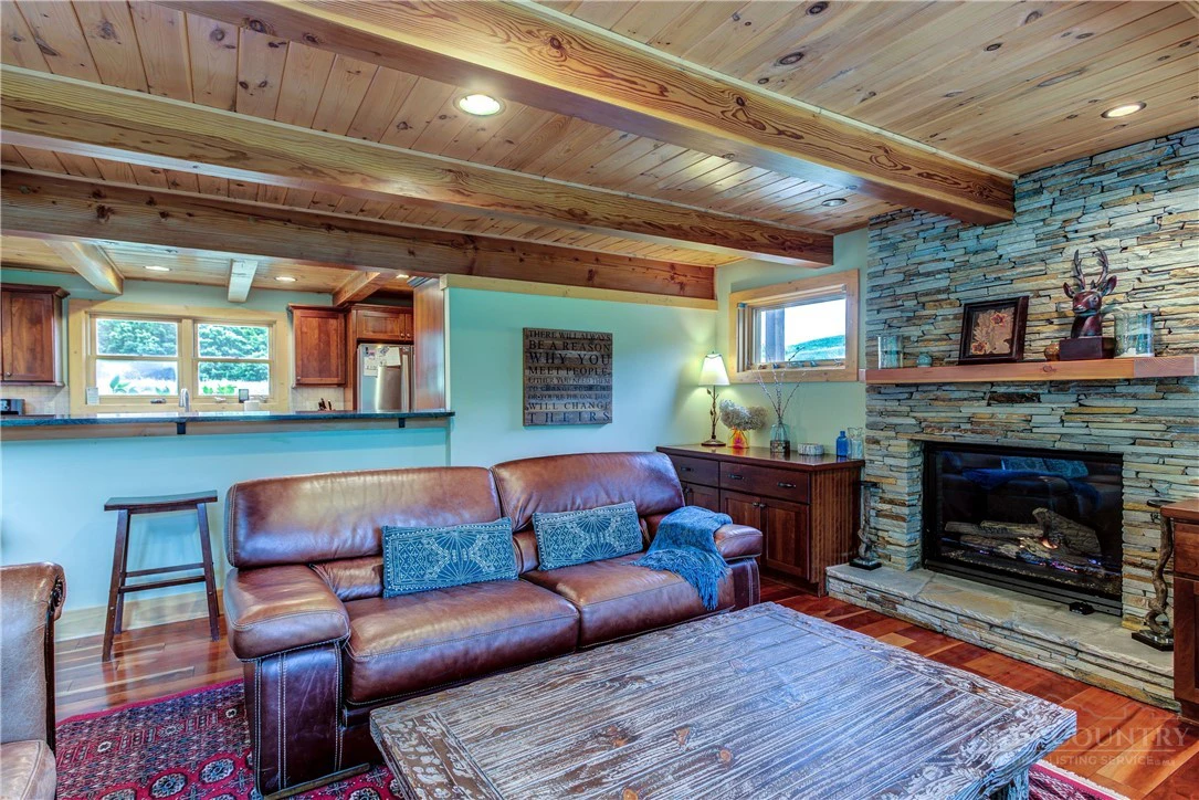Image number 21 for the current listing
