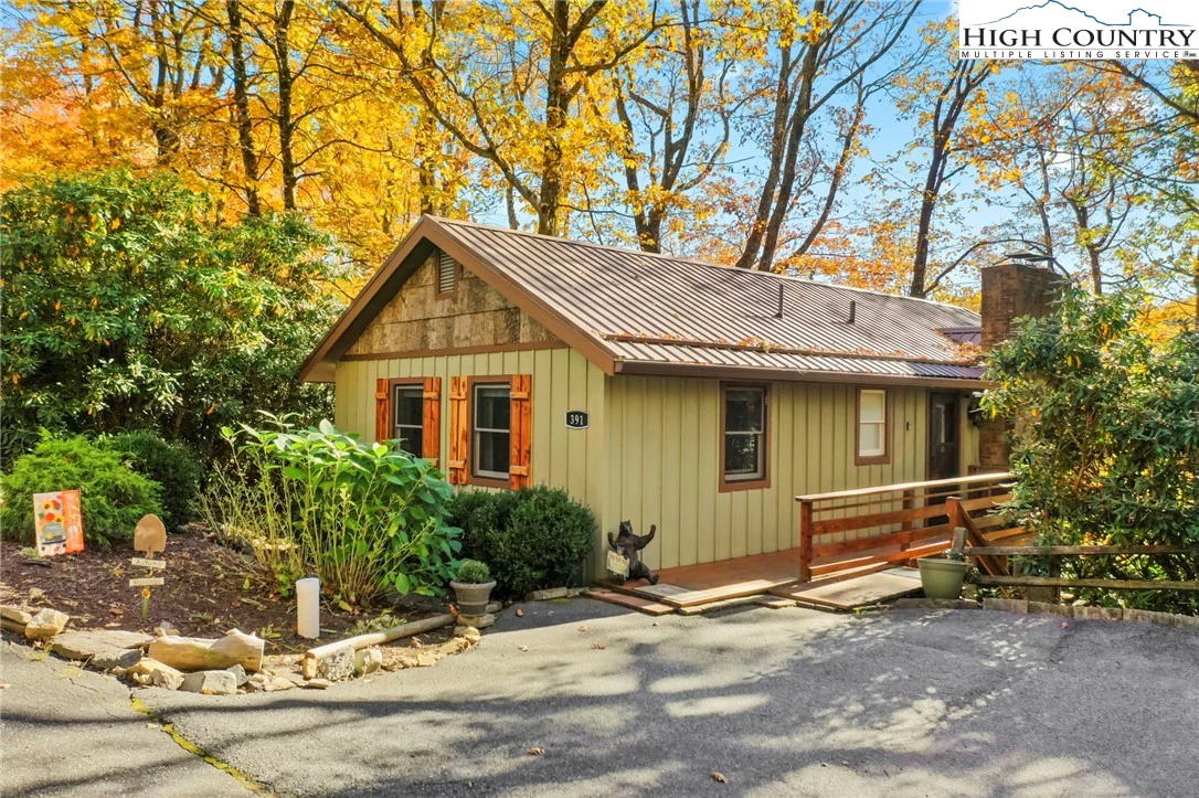 Image number 1 for the current listing