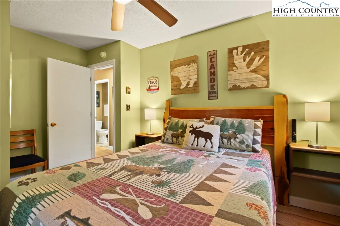 Image number 3 for the current listing