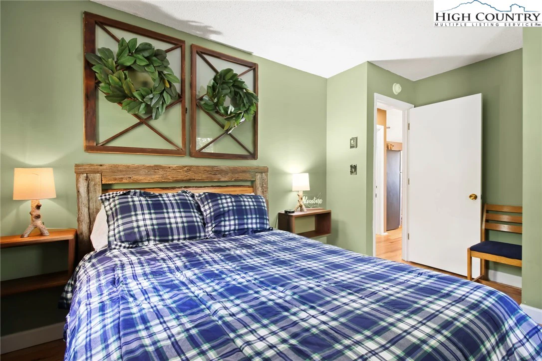 Image number 6 for the current listing