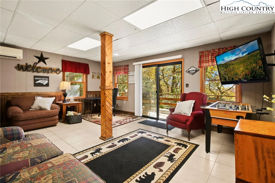 Image number 10 for the current listing