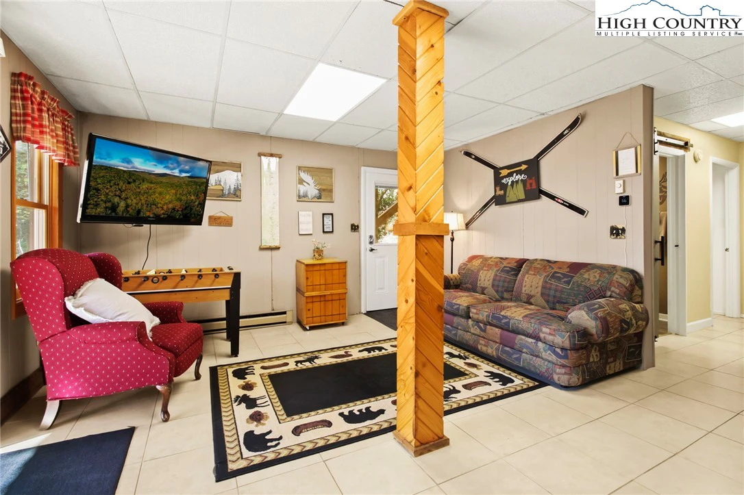 Image number 11 for the current listing
