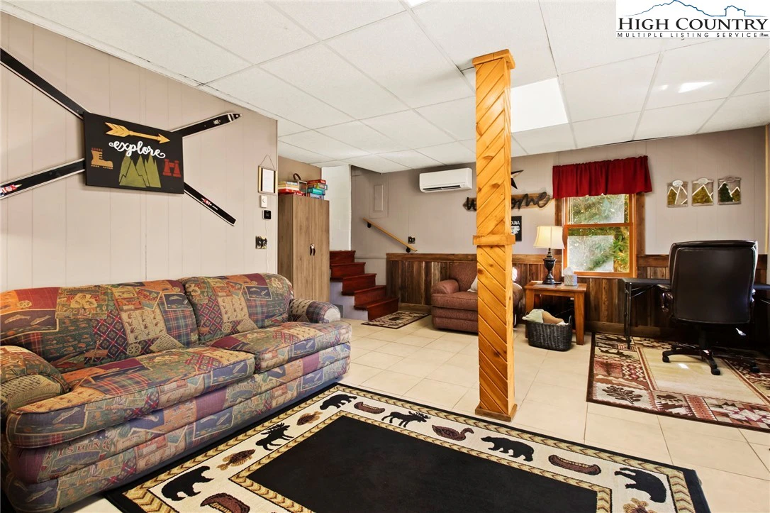 Image number 12 for the current listing